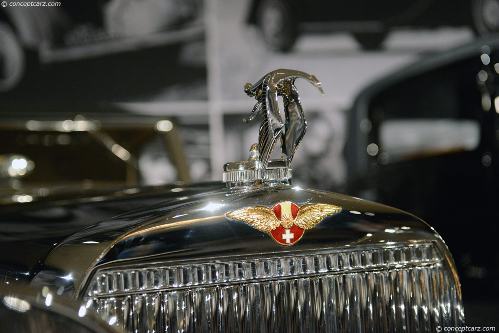1935 Hispano Suiza K6 background image